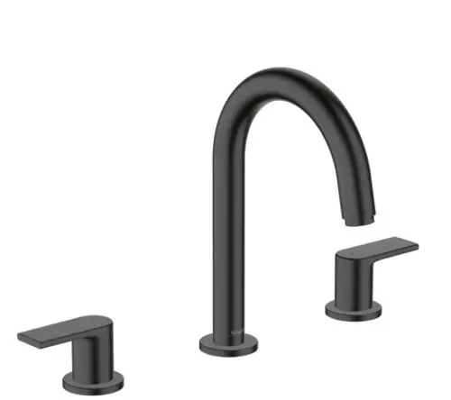 Hansgrohe Waschtischarmatur in Mattschwarz mit einem hohen, geschwungenen Wasserhahn und zwei seitlichen Bediengriffen für die Temperatur- und Mengenregelung.